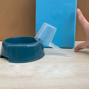 Plastic pet food measuring spoon with 50g/100ml scale