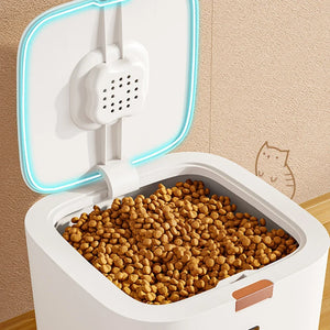Sealed moisture-proof pet food storage barrel for dogs and cats