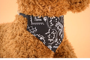 Adjustable triangle bandana scarf collar for dogs and cats