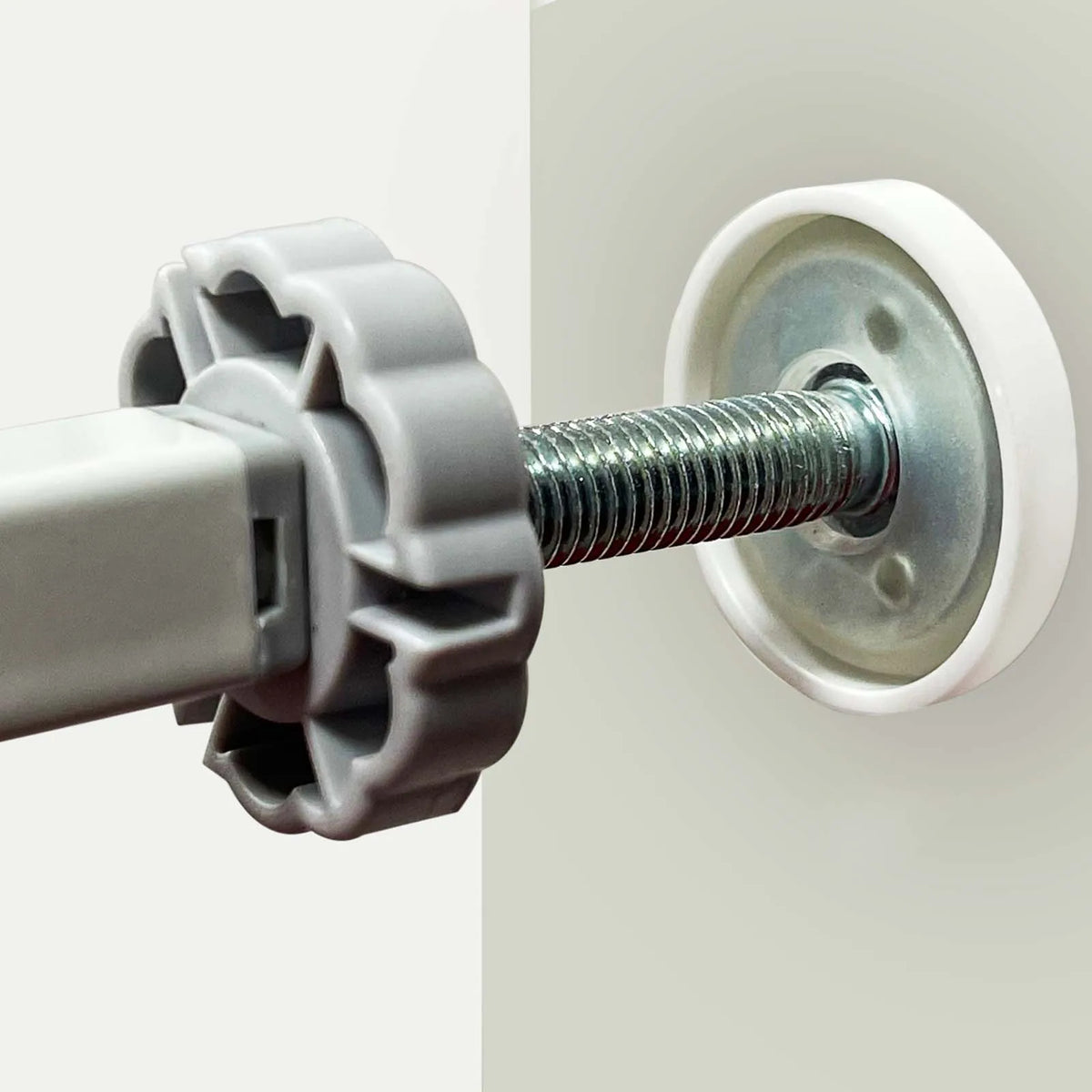 Adjustable safety gate for stairs and doorways, 75 to 85cm