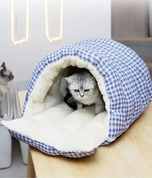 Foldable semi-enclosed winter bed for dogs and cats
