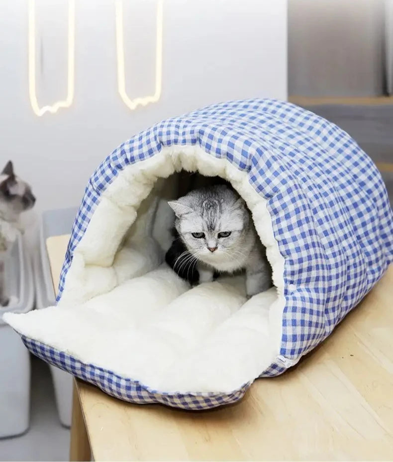 Foldable semi-enclosed winter bed for dogs and cats