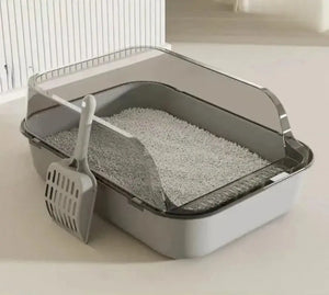 Semi-enclosed cat litter tray with high sides for indoor use
