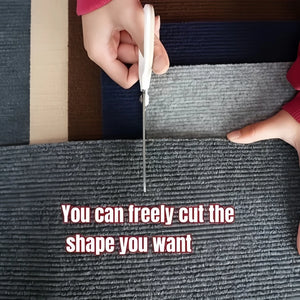 Compact self-adhesive scratch pad to protect furniture from cats