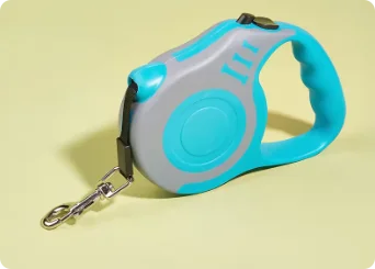 Automatic retractable walking leash for dogs and cats