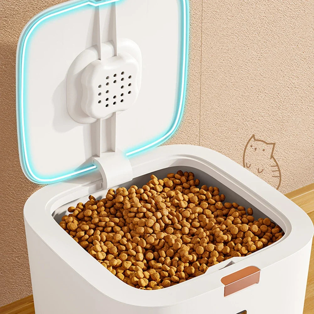 Sealed moisture-proof pet food storage barrel for dogs and cats