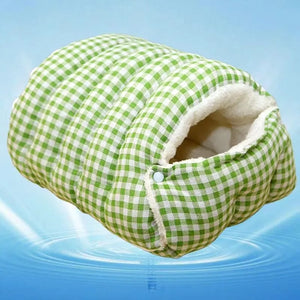 Foldable semi-enclosed winter bed for dogs and cats