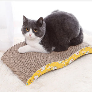 Reversible corrugated cardboard scratching pad for cats